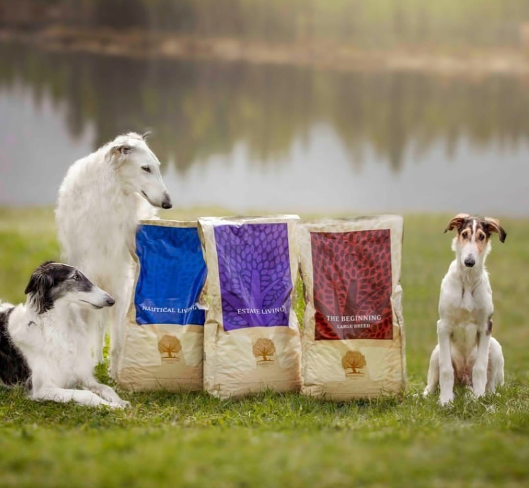 ESSENTIAL NAUTICAL LIVING FOR ALL BREEDS