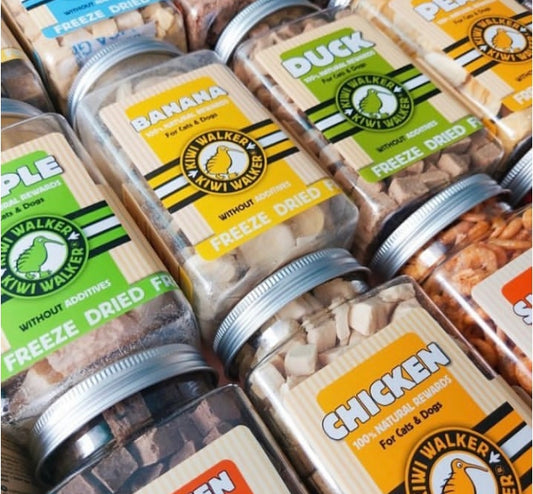 مكافأت مجففة بالتجميد بالدجاج والسبانخ واليقطين للكلاب والقطط